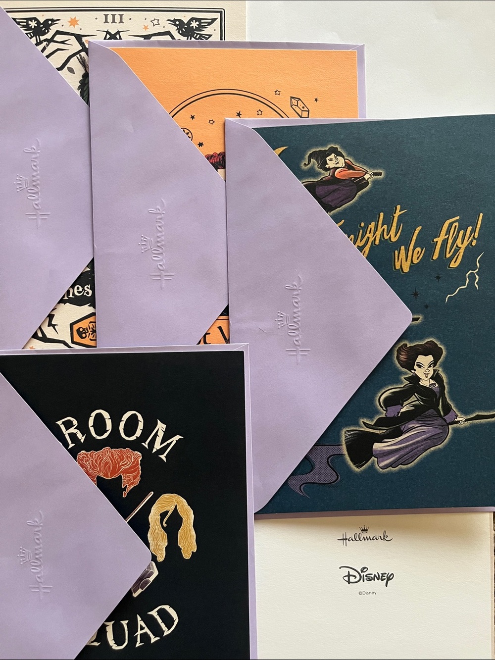 Hallmark Hocus Pocus Set of 4 Halloween Greeting Cards & Envelopes - Picture 6 of 6